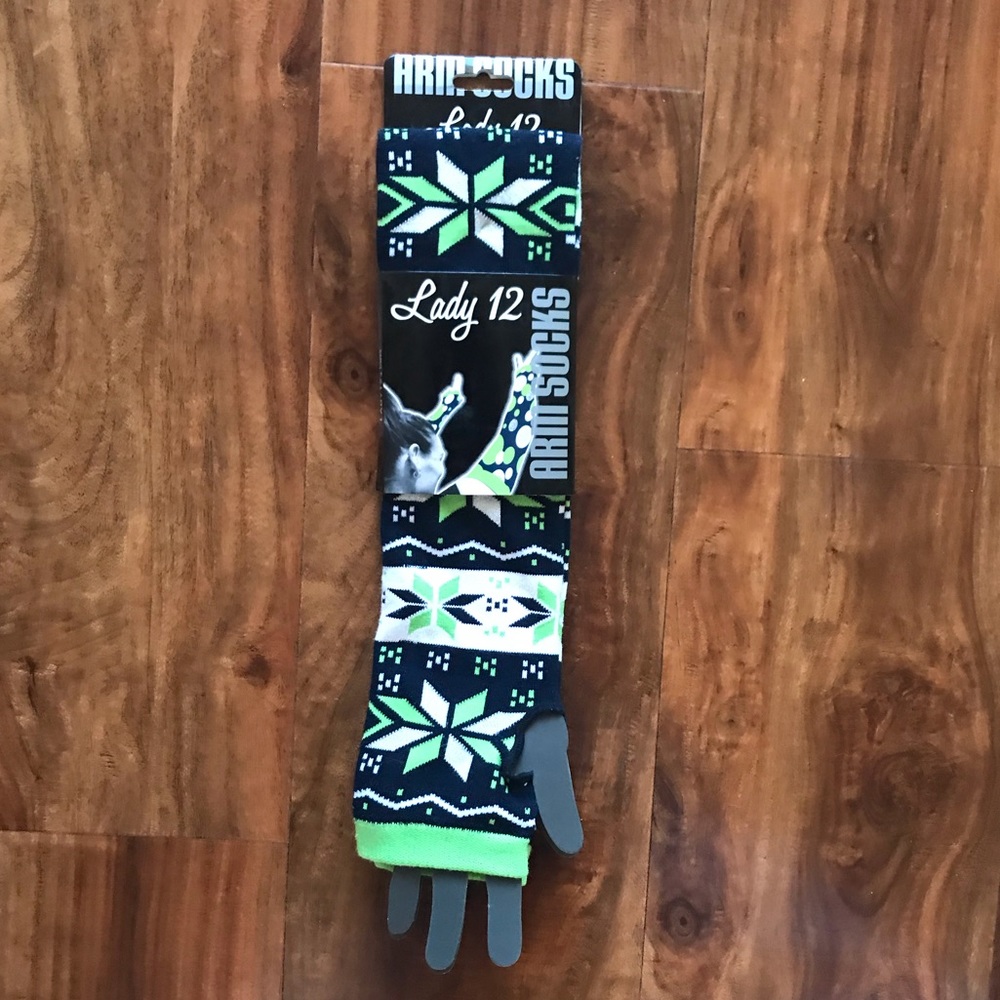 Arm socks! - Picture 2 of 6